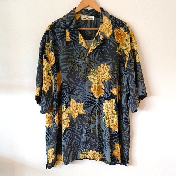 Tommy Bahama 100% Silk Hawaiian Shirt - Picture 1 of 5